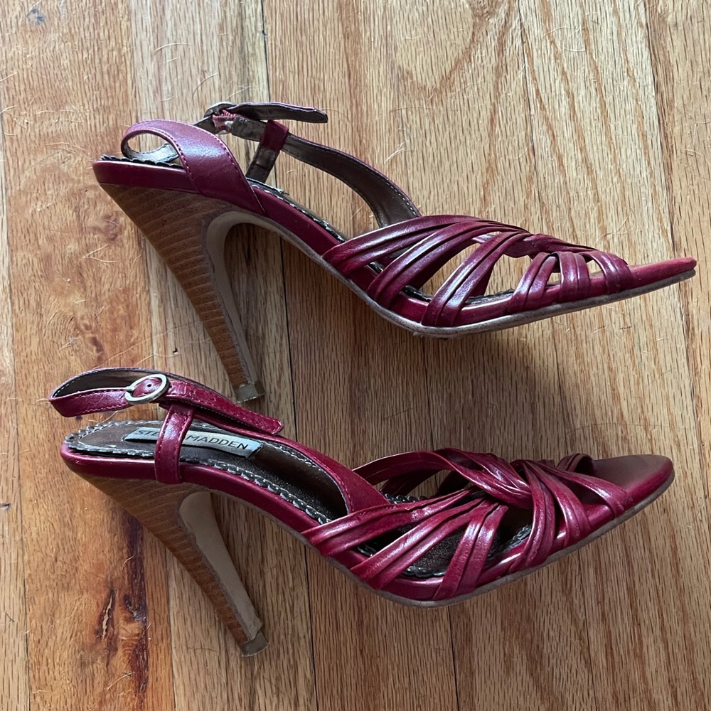 Steve Madden Dark Red Heels Sandals 6